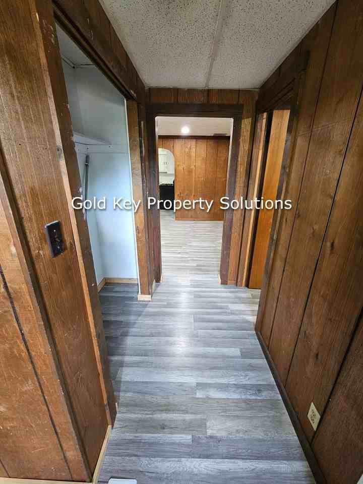 408 E 35th St - Photo 3 of 11