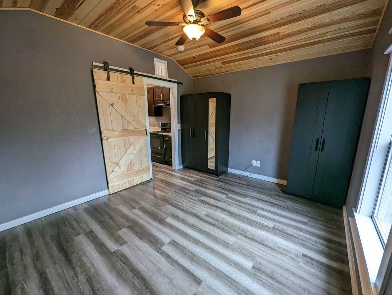 117 Robinson St - Photo 5 of 7