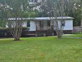 featured image of 14655 Lucien St
