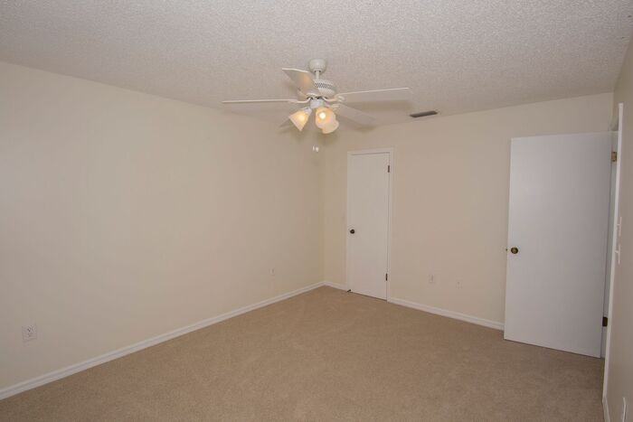 1618 Asher Ln - Photo 5 of 22