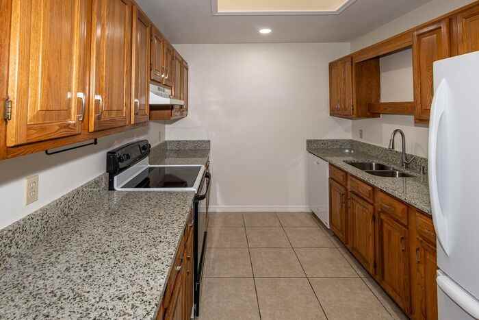 1618 Asher Ln - Photo 6 of 22