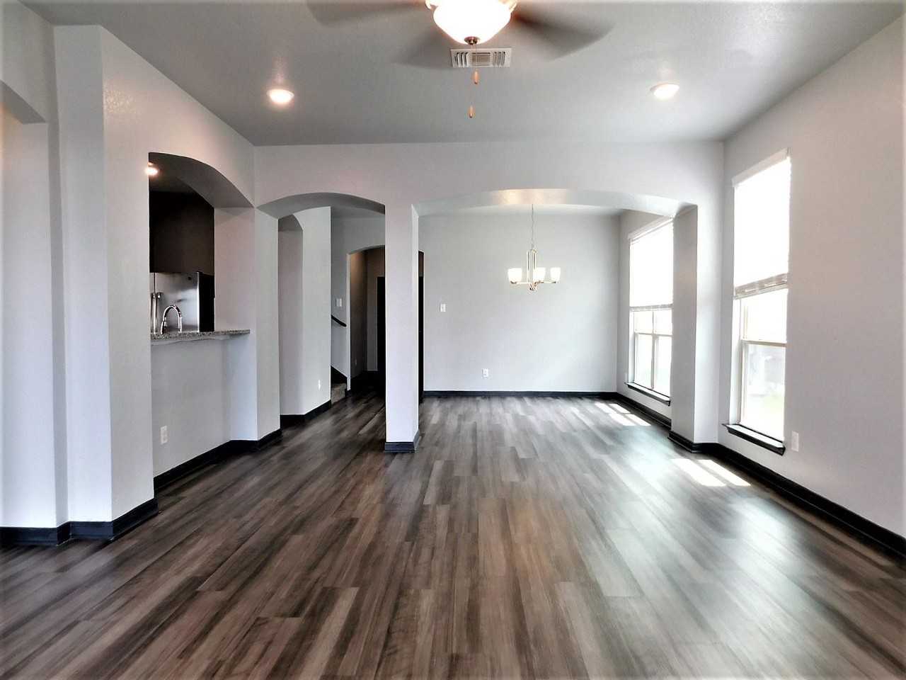 3405 Addison St - Photo 3 of 28