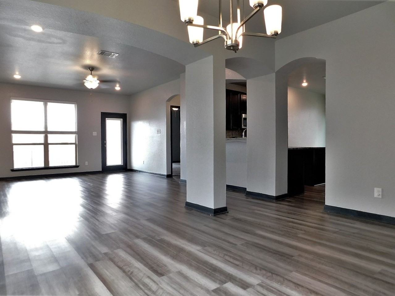 3405 Addison St - Photo 5 of 28