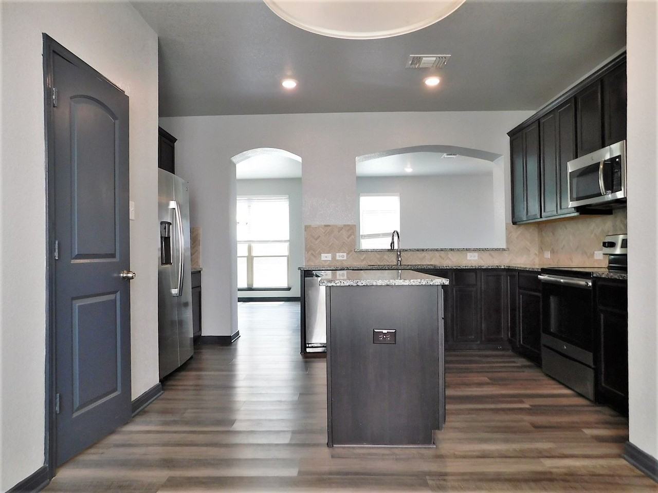 3405 Addison St - Photo 7 of 28