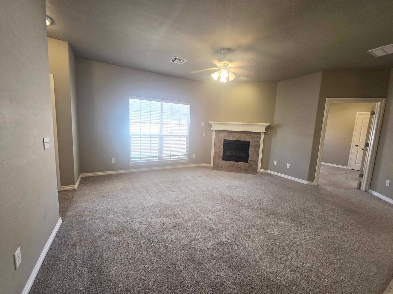 25 Nw 155th St - Photo 3 of 16