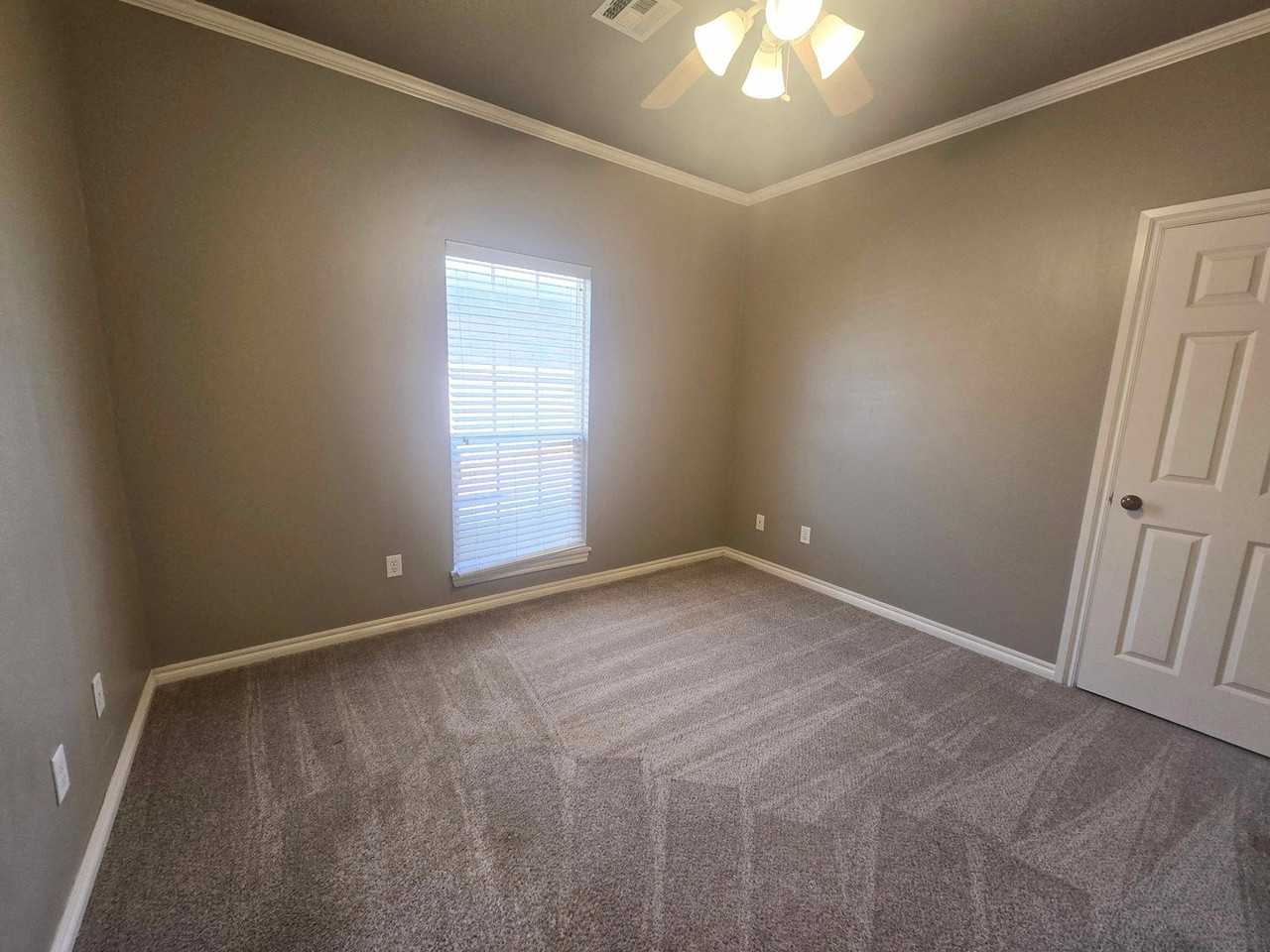 25 Nw 155th St - Photo 6 of 16