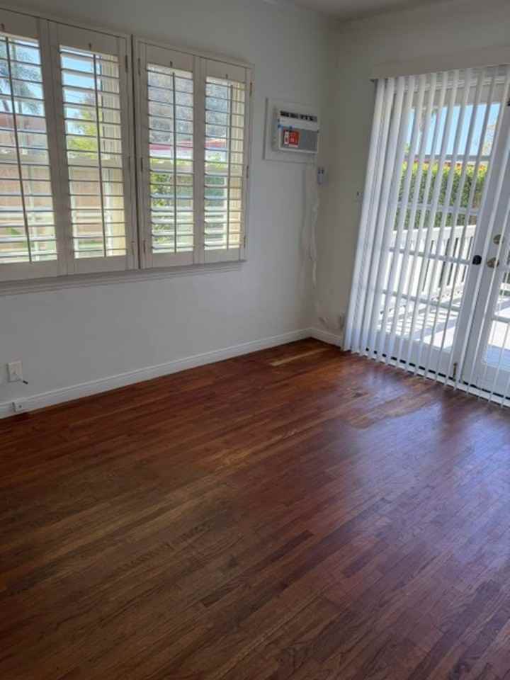 1158 Oak Ave - Photo 5 of 10