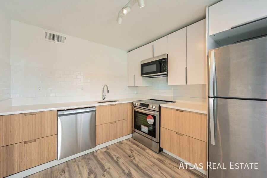2550-2560 N Ogden Street - Photo 2 of 36