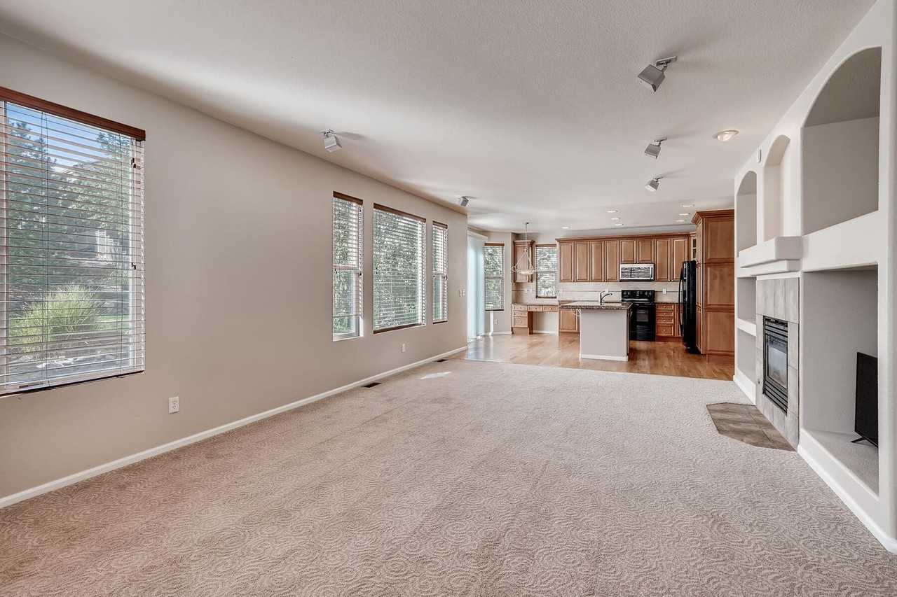22702 E Fremont Pl - Photo 6 of 36