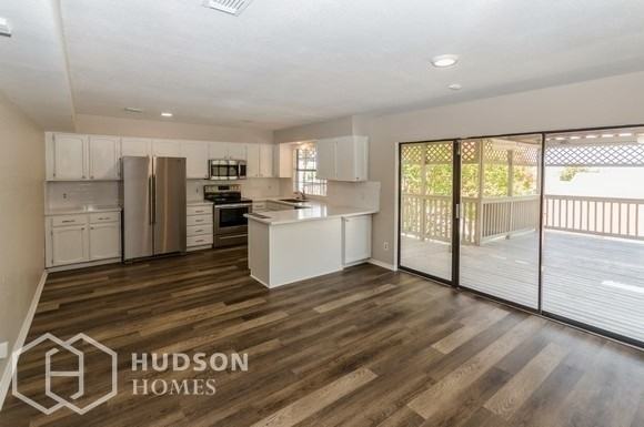 3614 Highpoint Dr - Photo 4 of 17