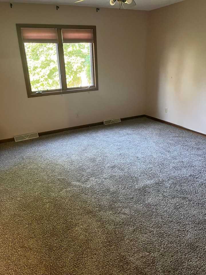 1811 S Cog Mill Ct - Photo 4 of 5