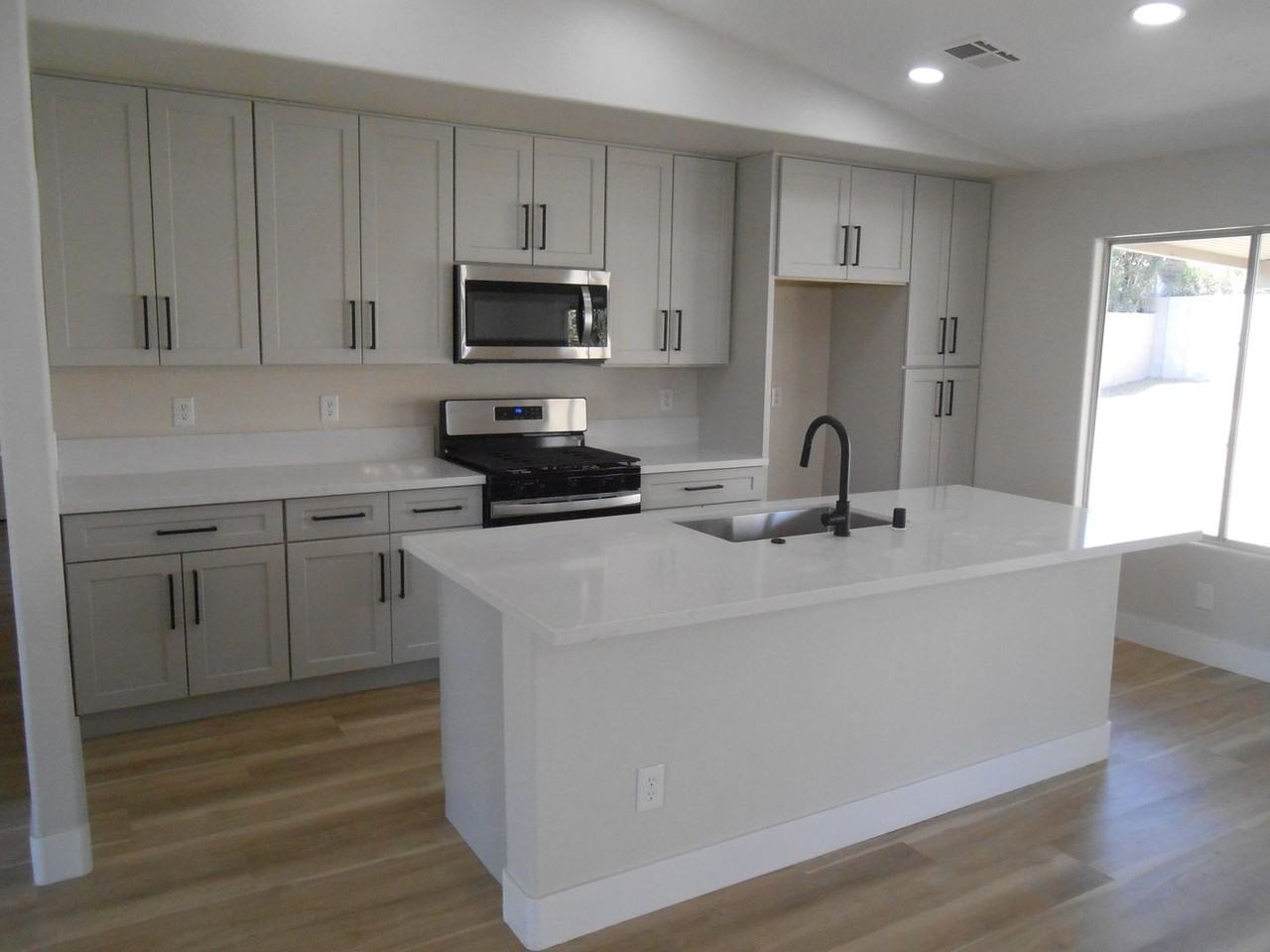 571 Grape Dr - Photo 2 of 17