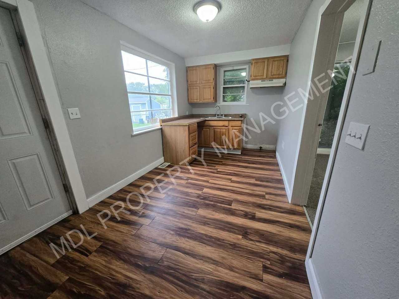 516 King St - Photo 5 of 11