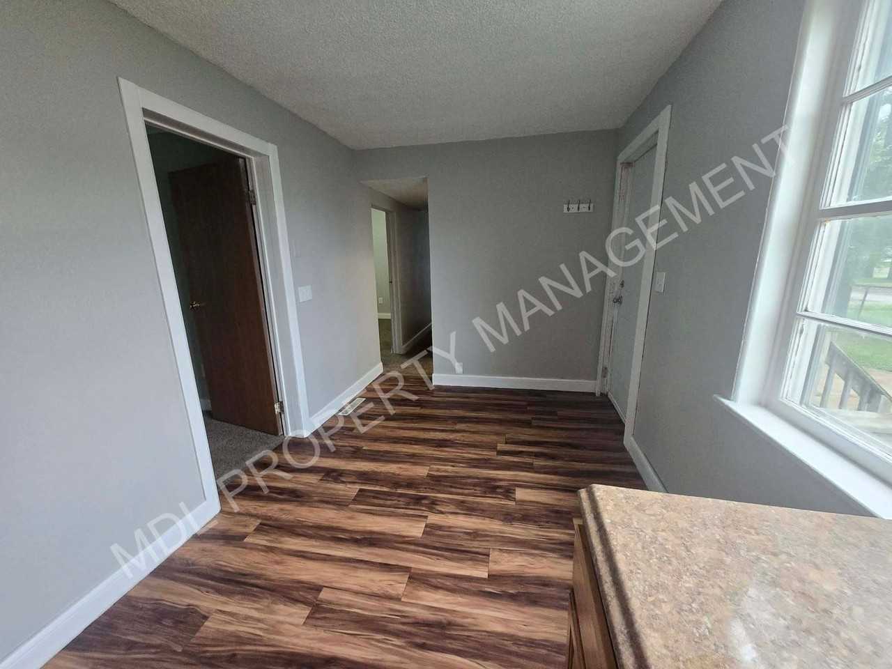 516 King St - Photo 6 of 11