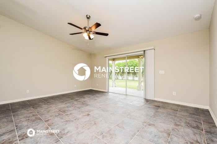 325 Ne 19th St - Photo 5 of 16