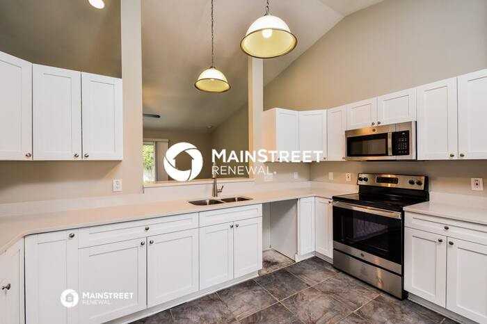 325 Ne 19th St - Photo 7 of 16