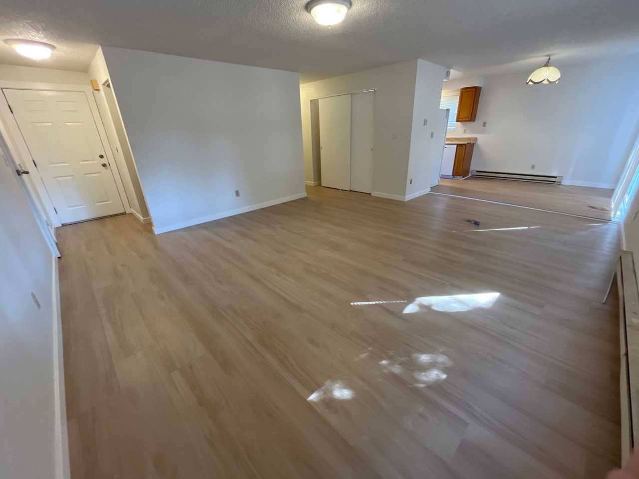 2911 Meridian St - Photo 2 of 12