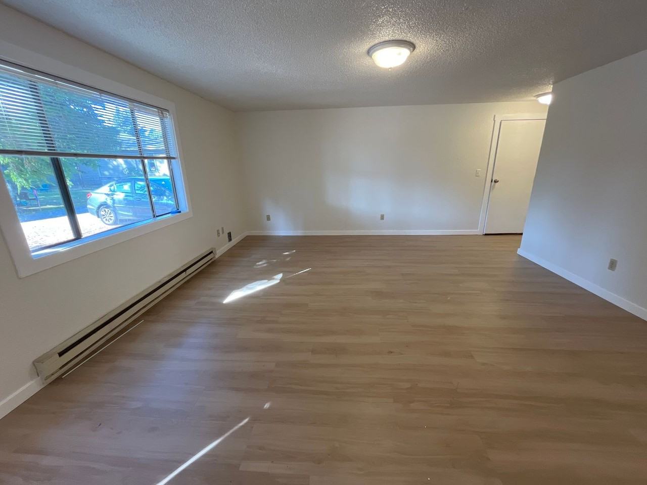2911 Meridian St - Photo 3 of 12