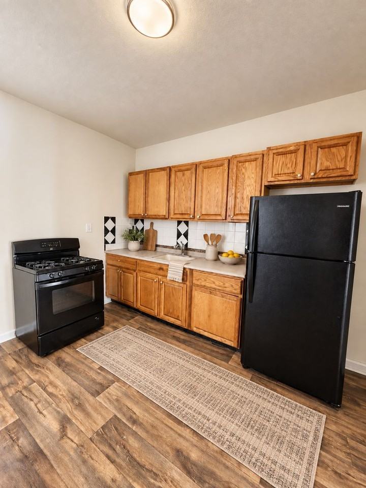 3339 N Lee St - Photo 4 of 21