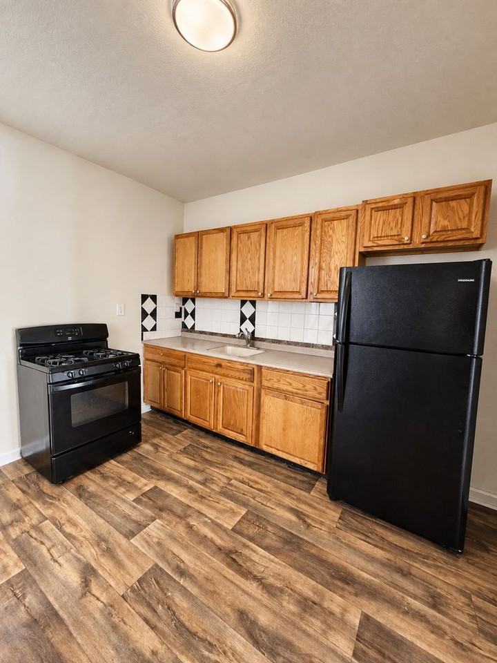 3339 N Lee St - Photo 5 of 21