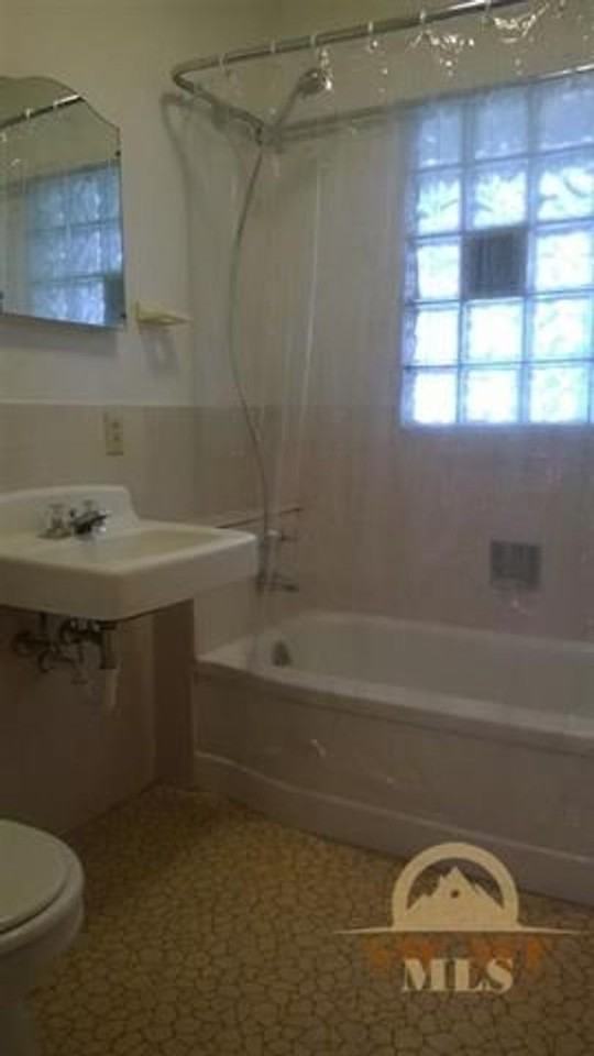 302 N 5th St - Photo 4 of 6