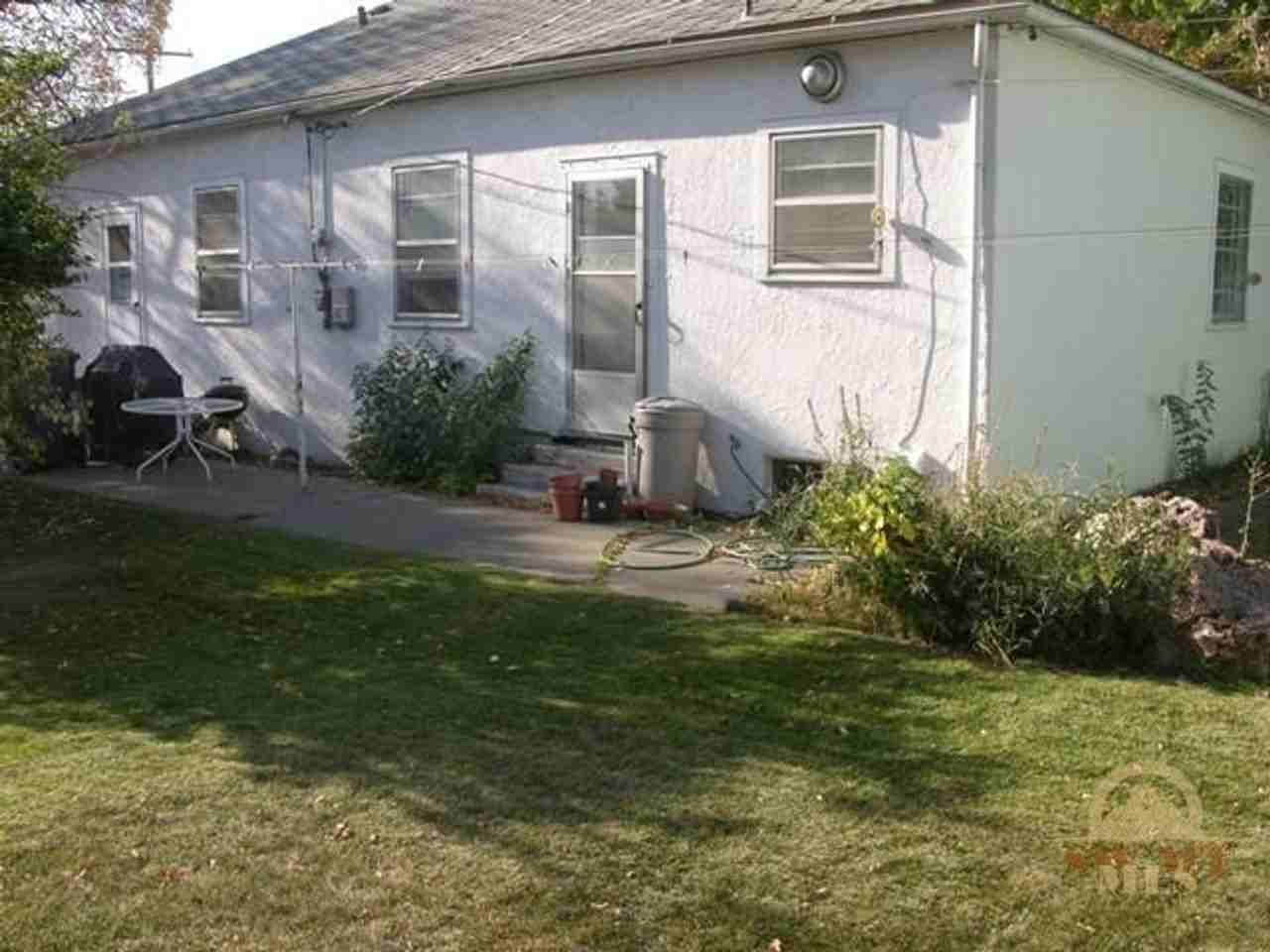 302 N 5th St - Photo 5 of 6