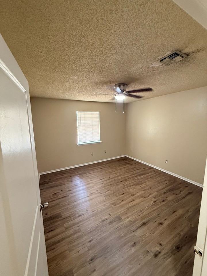 106 Vieux Orleans Cir - Photo 3 of 16