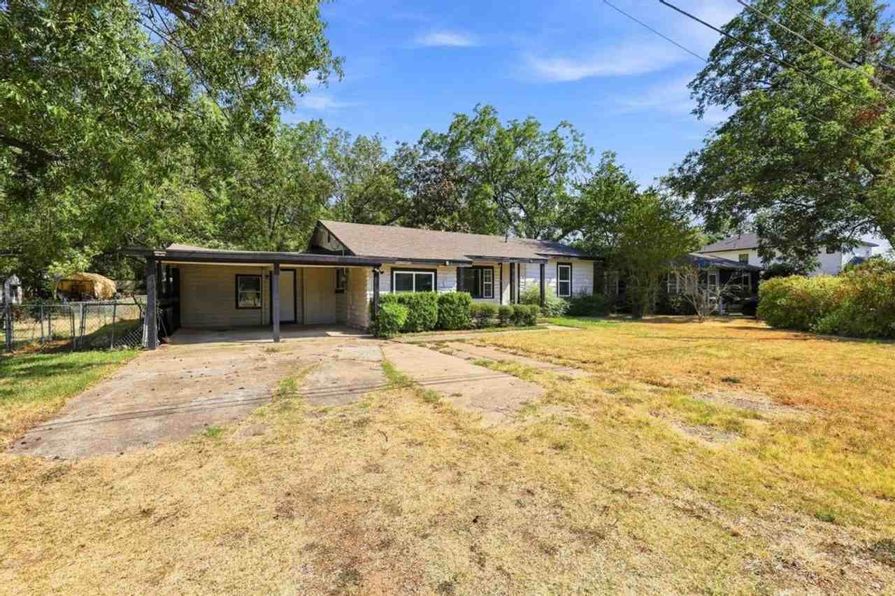 2907 W Washington St - Photo 3 of 33