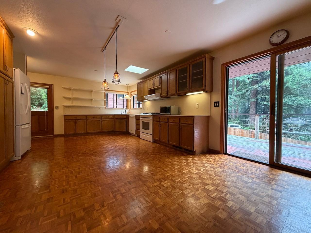 60 Inga Rd - Photo 3 of 21