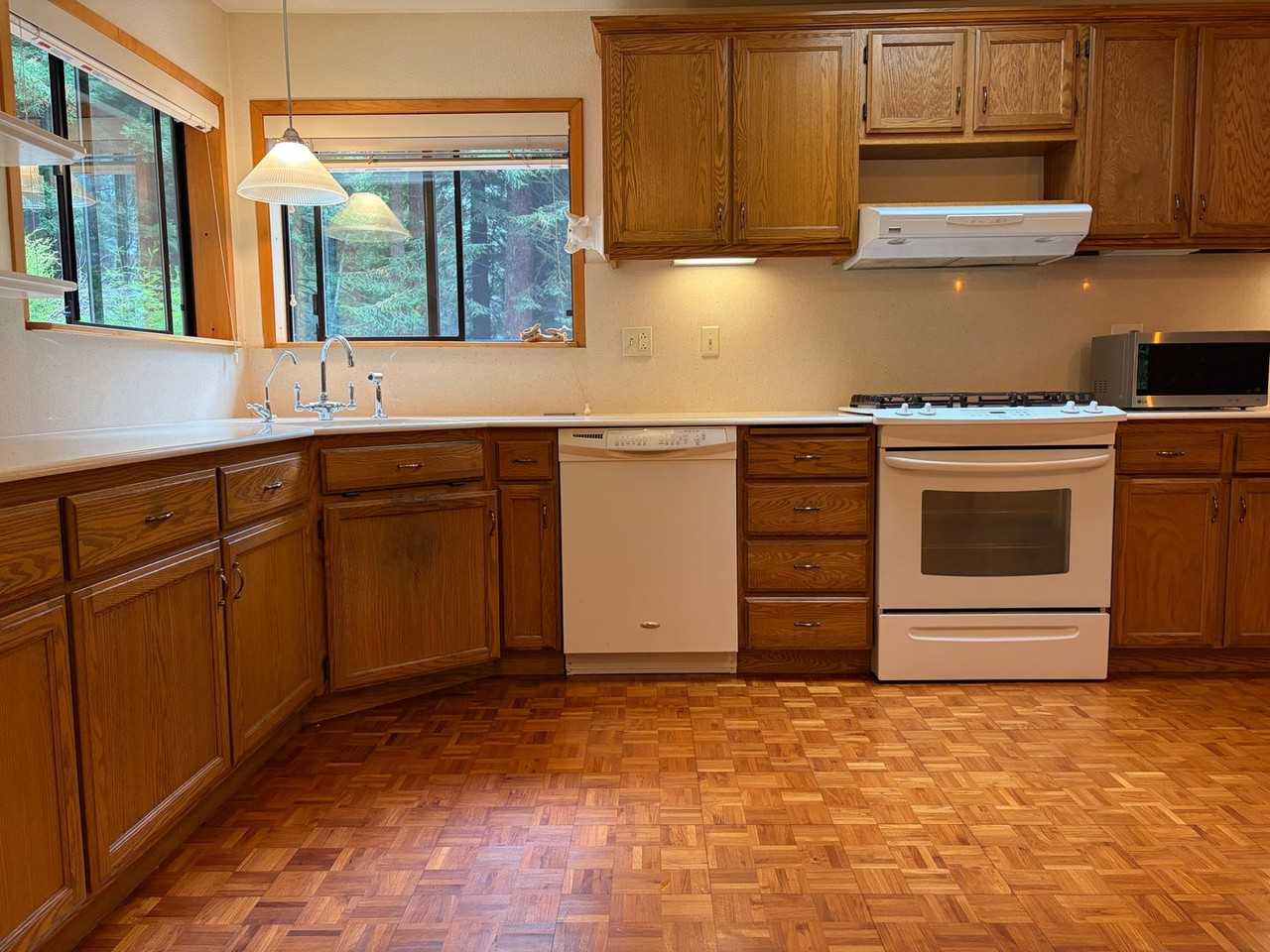 60 Inga Rd - Photo 4 of 21