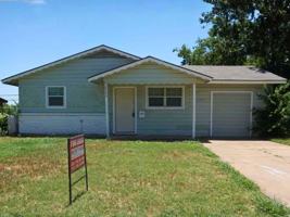 featured image of 2733 Roanoke Dr