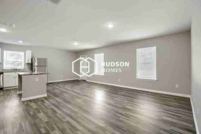 166 Harmon Rd - Photo 4 of 14