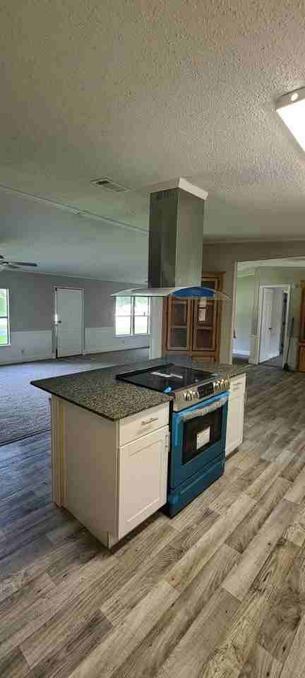 6847 Ne 1st Pl - Photo 6 of 28