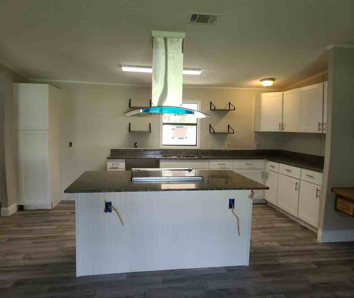 6847 Ne 1st Pl - Photo 7 of 28