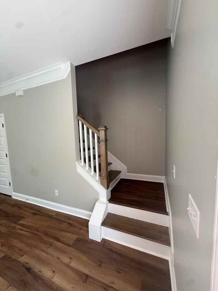 408 S Gregg St #B - Photo 5 of 33