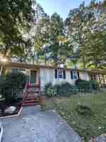 featured image of Dixie Court Dr Se