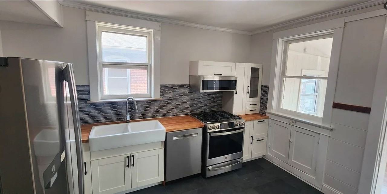 5328 Bancroft Ave - Photo 2 of 14