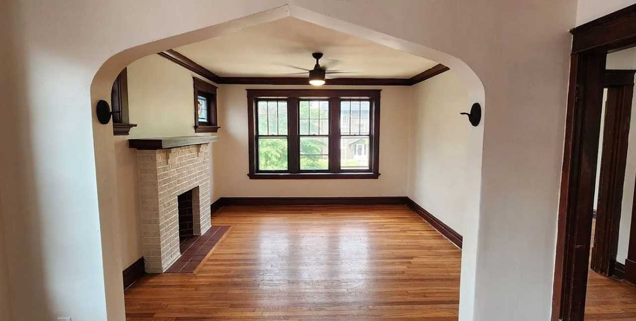 5328 Bancroft Ave - Photo 4 of 14
