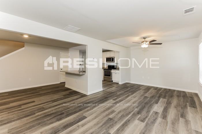 205 Wellbrook Ct Ne - Photo 6 of 19