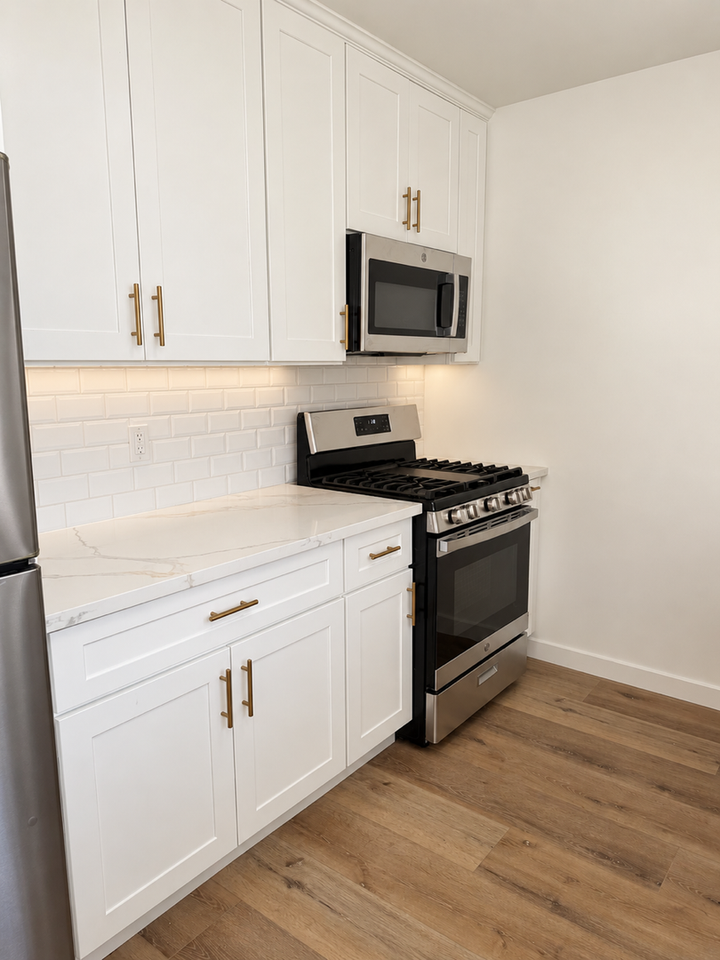 1302 Franklin Street - Photo 2 of 18