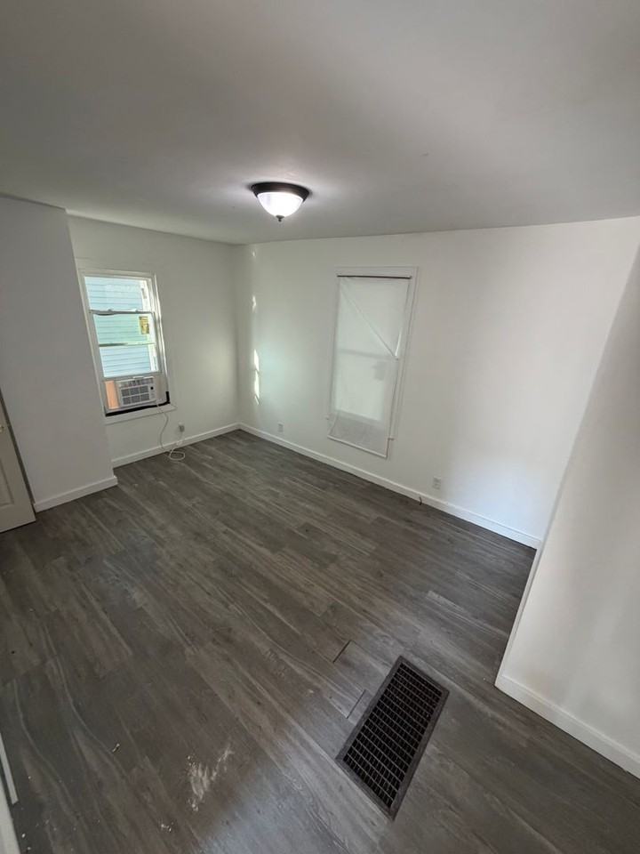 1020 S 11th St - Photo 4 of 7