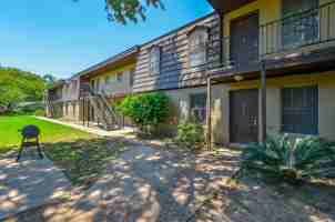 featured image of 1518 East Ave