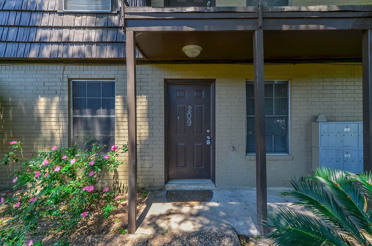 Katy Oaks 1518 - Photo 2 of 50