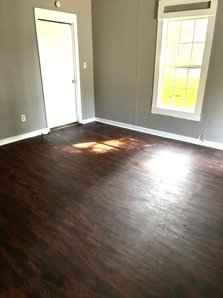341 28th St - Photo 2 of 6
