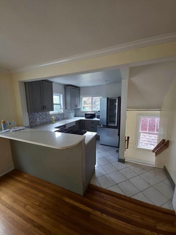 5704 Hobart St - Photo 4 of 16