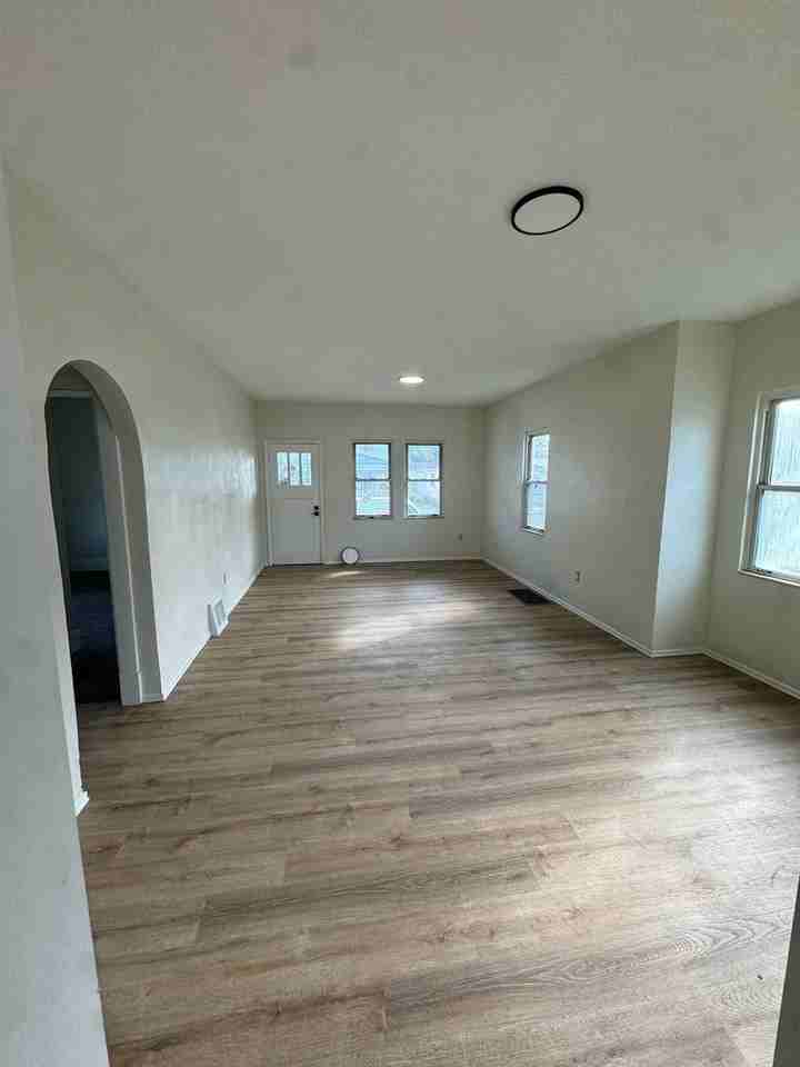 2231 May St - Photo 5 of 16