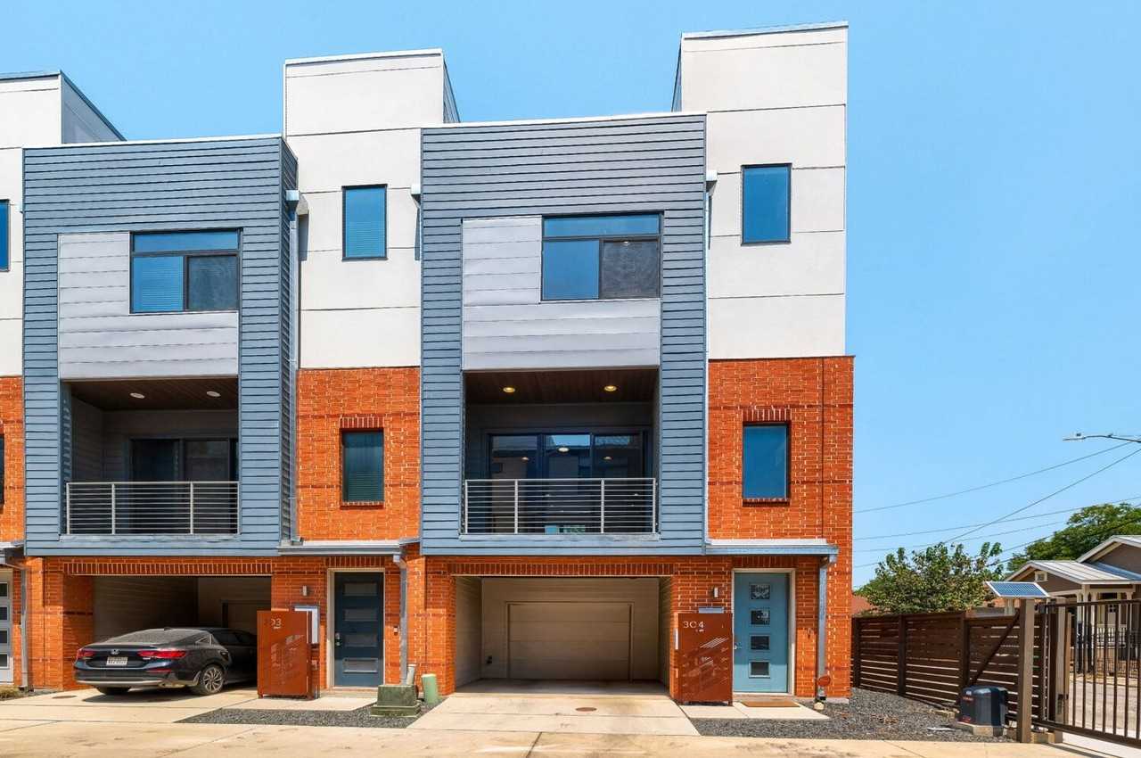 1606 N Hackberry #304
