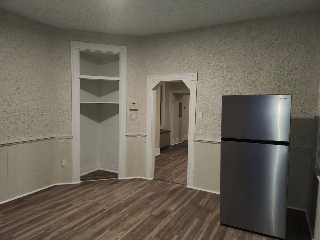 211 Walter St - Photo 6 of 20