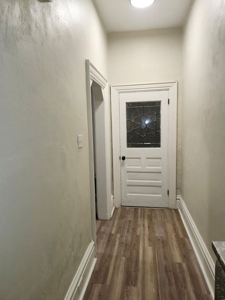 211 Walter St - Photo 7 of 20