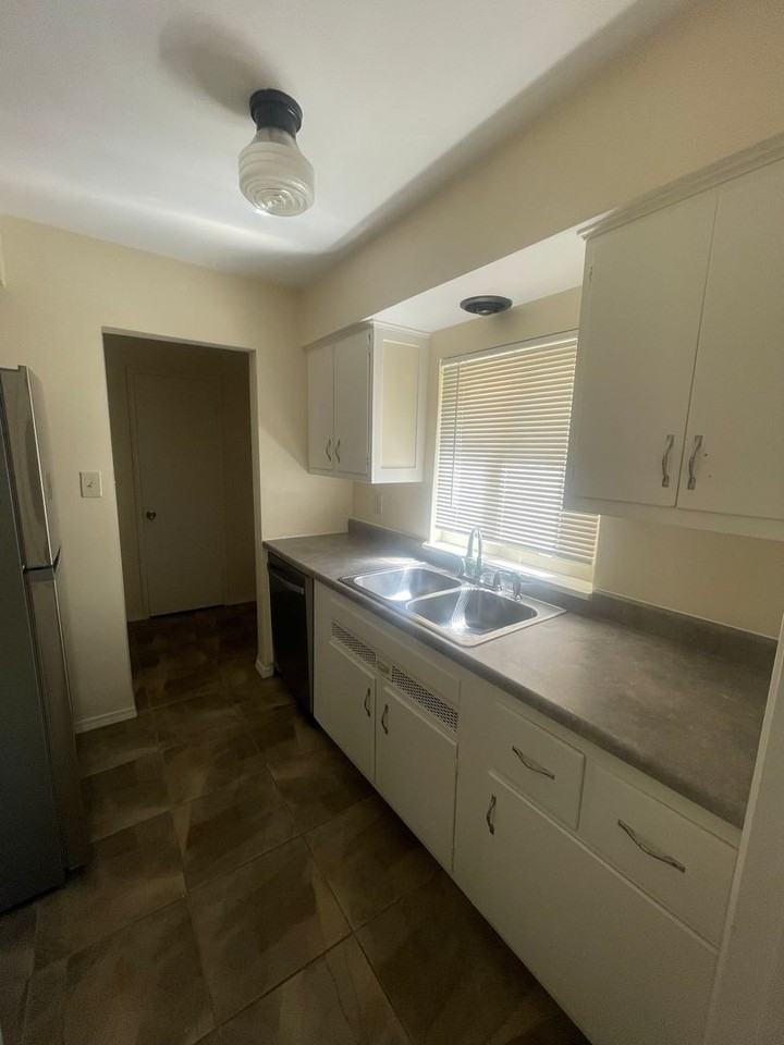 2366 S Patterson Blvd - Photo 7 of 10